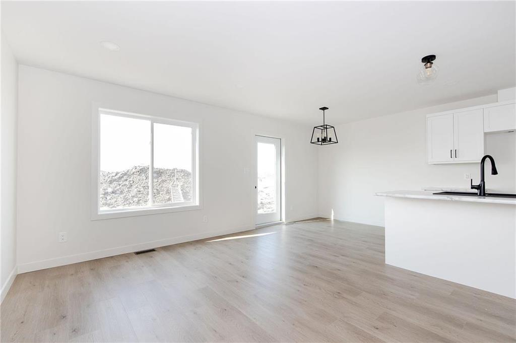 63 Kootenay Way, Steinbach, Manitoba  R5G 2Y1 - Photo 12 - 202602082