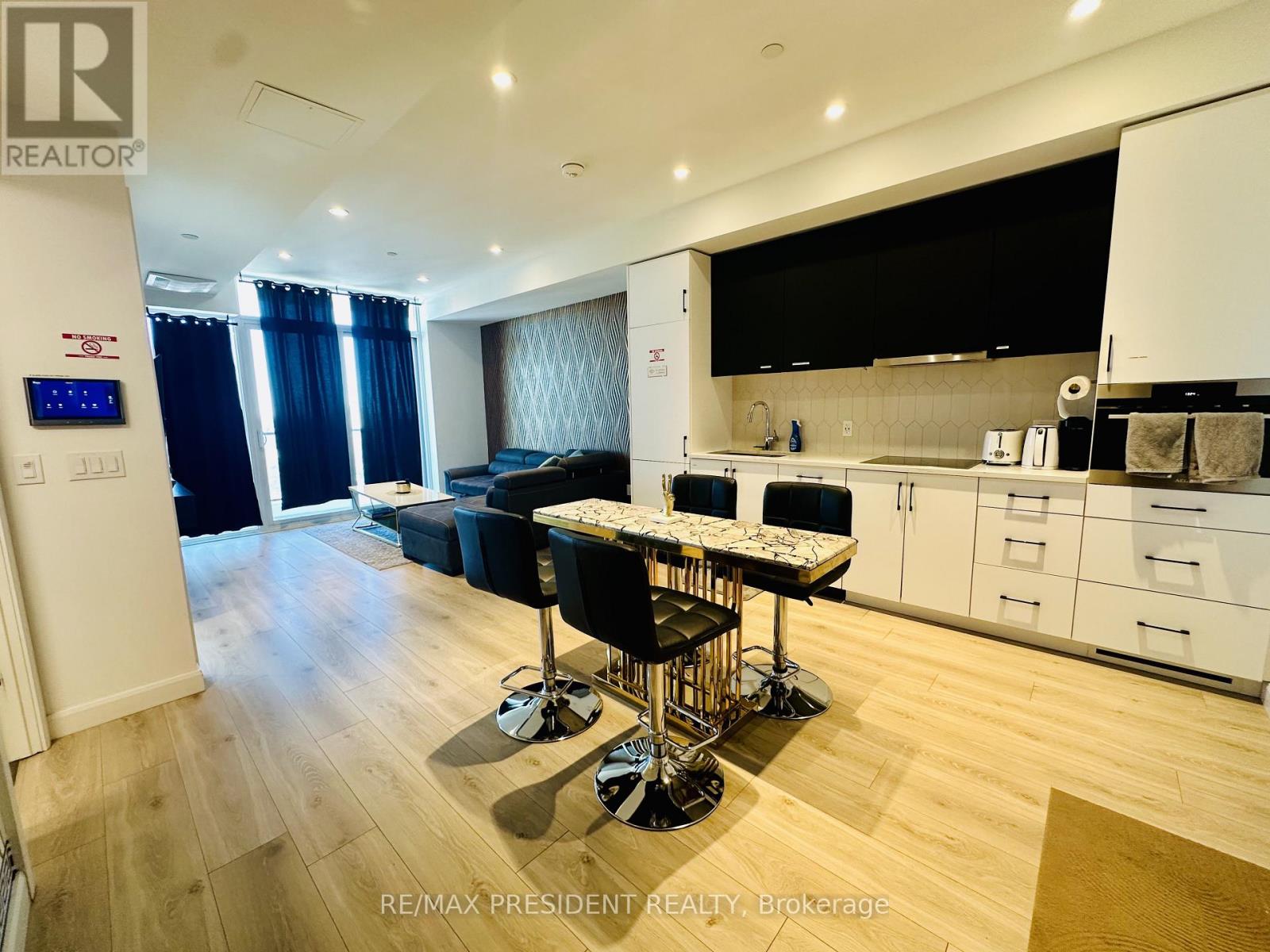 1202 - 741 King Street W, Kitchener, Ontario  N2G 0E9 - Photo 4 - X12771842