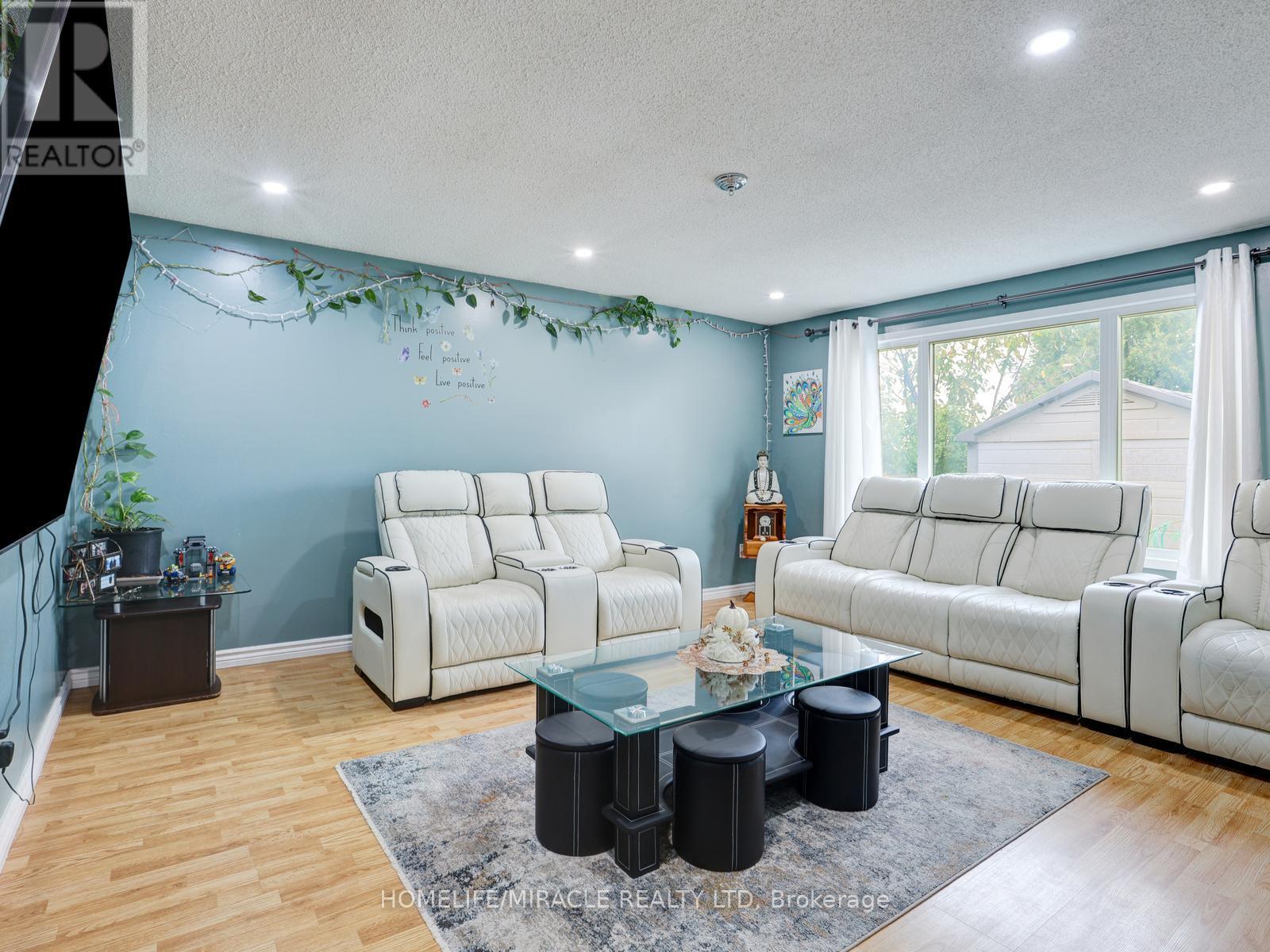 128 Macatee Place S, Cambridge, Ontario  N1R 6Z8 - Photo 4 - X12771874