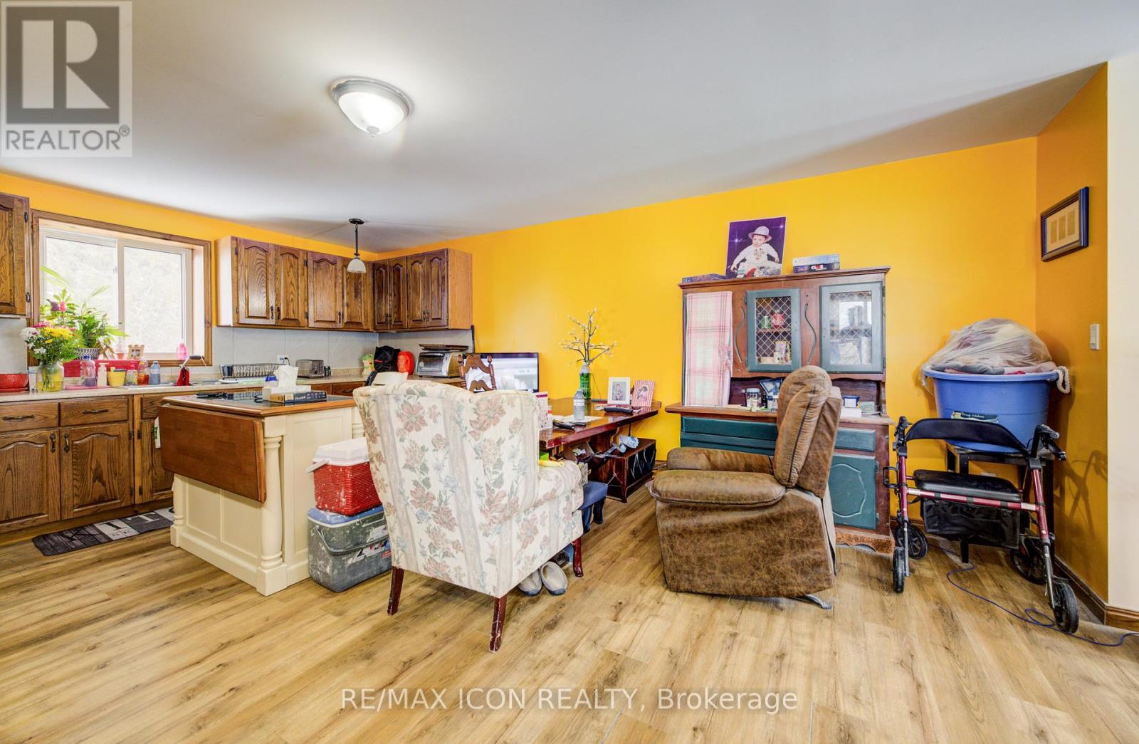 9429 Sally Street, Wellington North, Ontario  N0G 2L0 - Photo 13 - X12771926