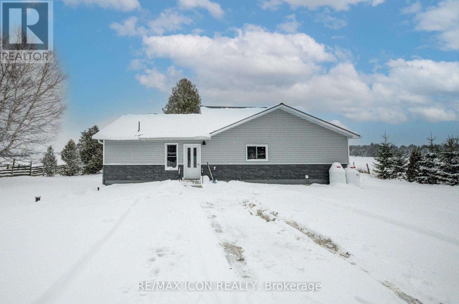 9429 Sally Street, Wellington North, Ontario  N0G 2L0 - Photo 2 - X12771926