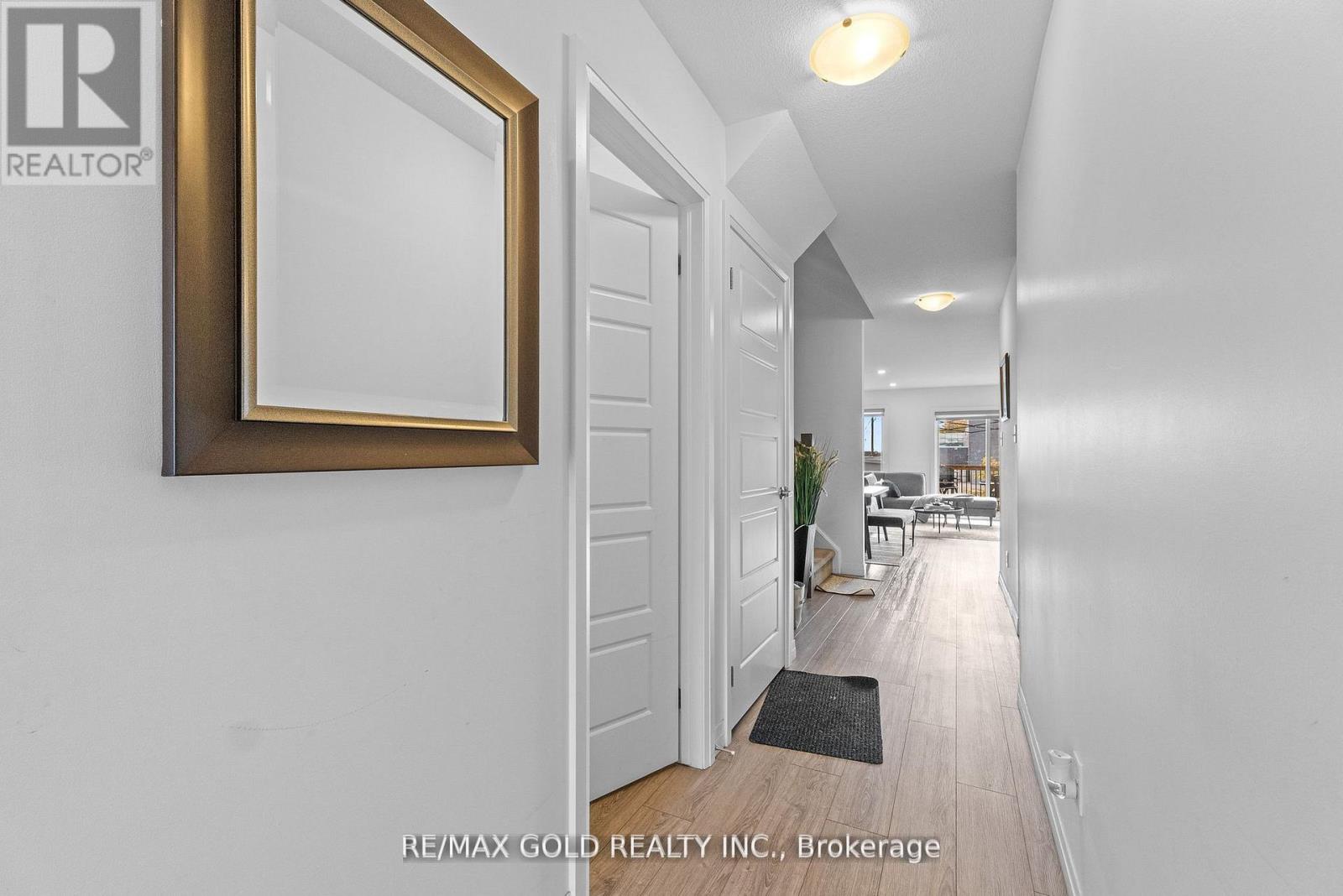 82 Pony Way, Kitchener, Ontario  N2R 0R2 - Photo 7 - X12771936