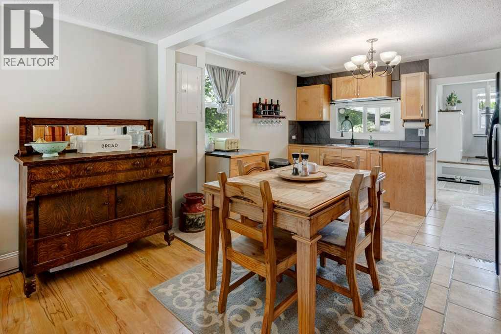 5223 3 Street W, Claresholm, Alberta  T0L 0T0 - Photo 5 - A2264489