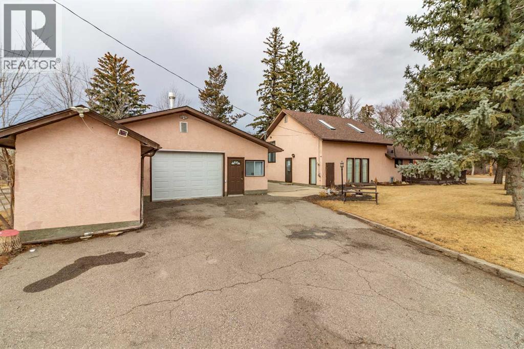 253 51 Avenue E, Claresholm, Alberta  T0L 0T0 - Photo 3 - A2284399