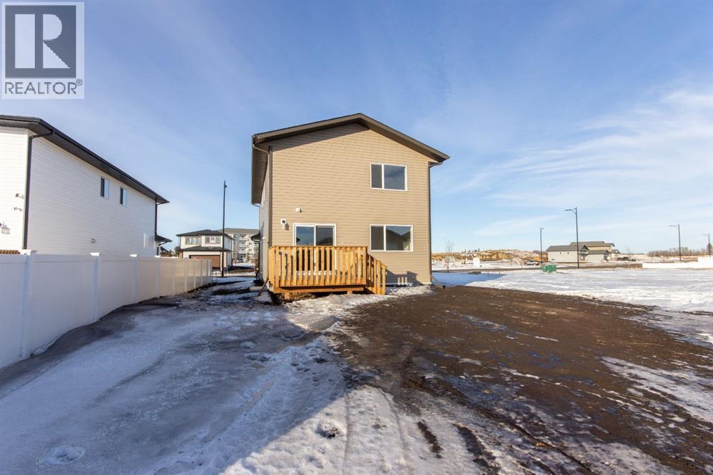 17 Trinity Street, Lacombe, Alberta  T4L 0L1 - Photo 34 - A2277528