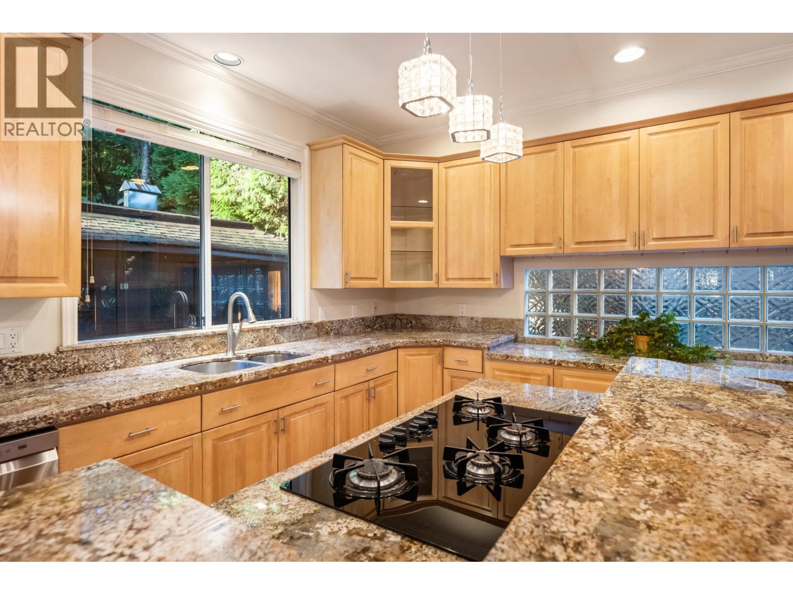 1522 Whitebark Place, Coquitlam, British Columbia  V3E 2V8 - Photo 10 - R3084798