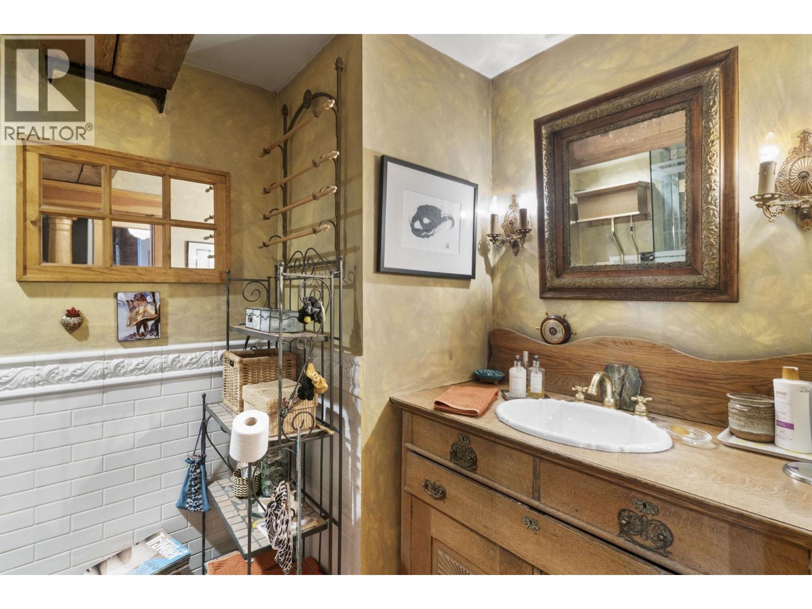 Listing Picture 22 of 31 : 301 41 ALEXANDER STREET, Vancouver / 溫哥華 - 魯藝地產 Yvonne Lu Group - MLS Medallion Club Member