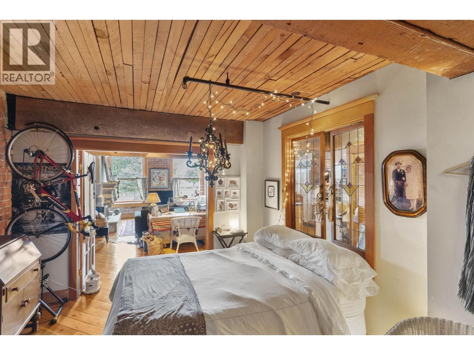 Listing Picture 20 of 31 : 301 41 ALEXANDER STREET, Vancouver / 溫哥華 - 魯藝地產 Yvonne Lu Group - MLS Medallion Club Member