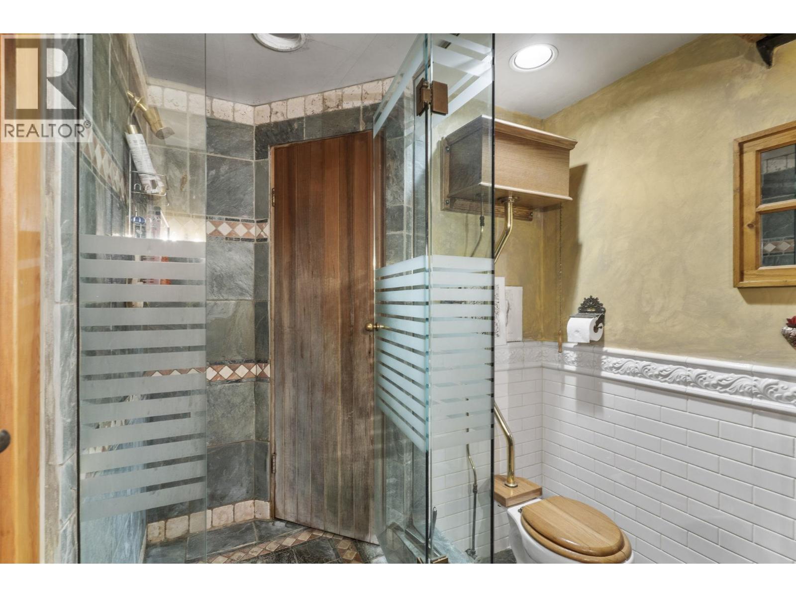 Listing Picture 23 of 31 : 301 41 ALEXANDER STREET, Vancouver / 溫哥華 - 魯藝地產 Yvonne Lu Group - MLS Medallion Club Member