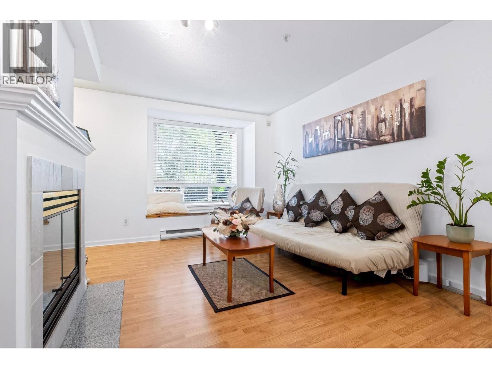 Listing Picture 6 of 33 : 20 6588 SOUTHOAKS CRESCENT, Burnaby / 本拿比 - 魯藝地產 Yvonne Lu Group - MLS Medallion Club Member