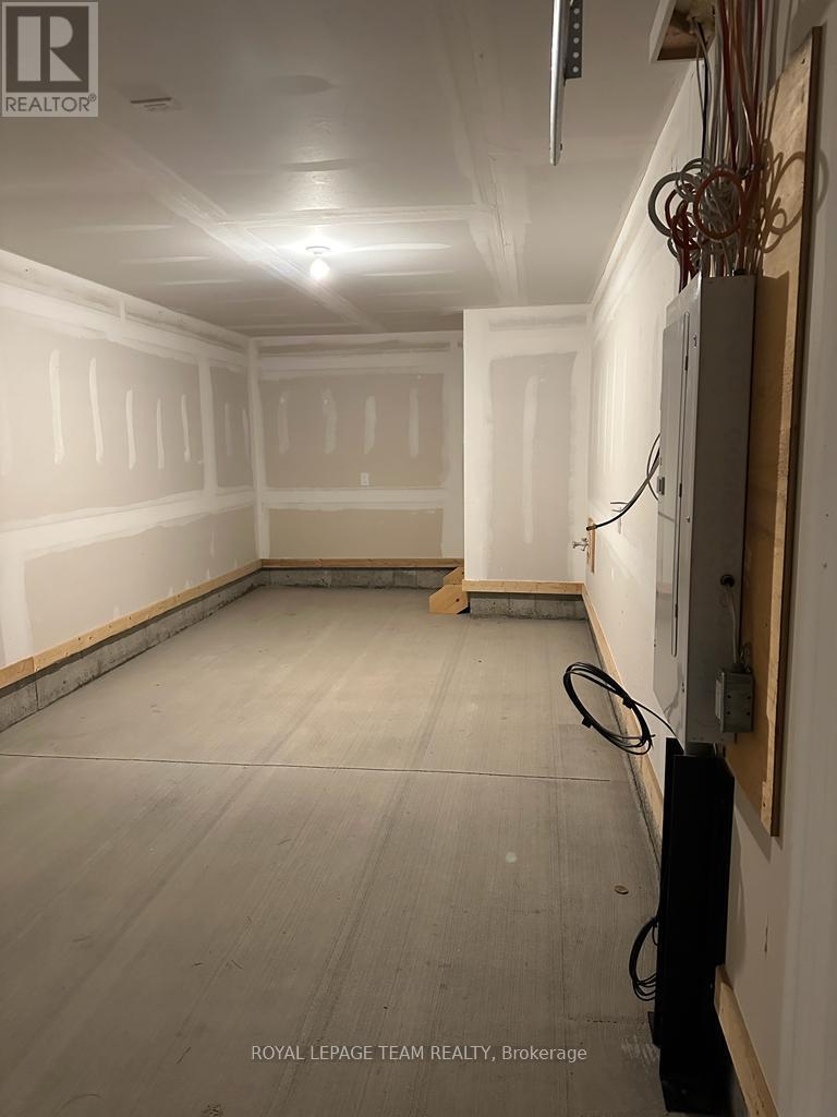 537 Lourmarin Private, Ottawa, Ontario  K4A 5M2 - Photo 2 - X12772144