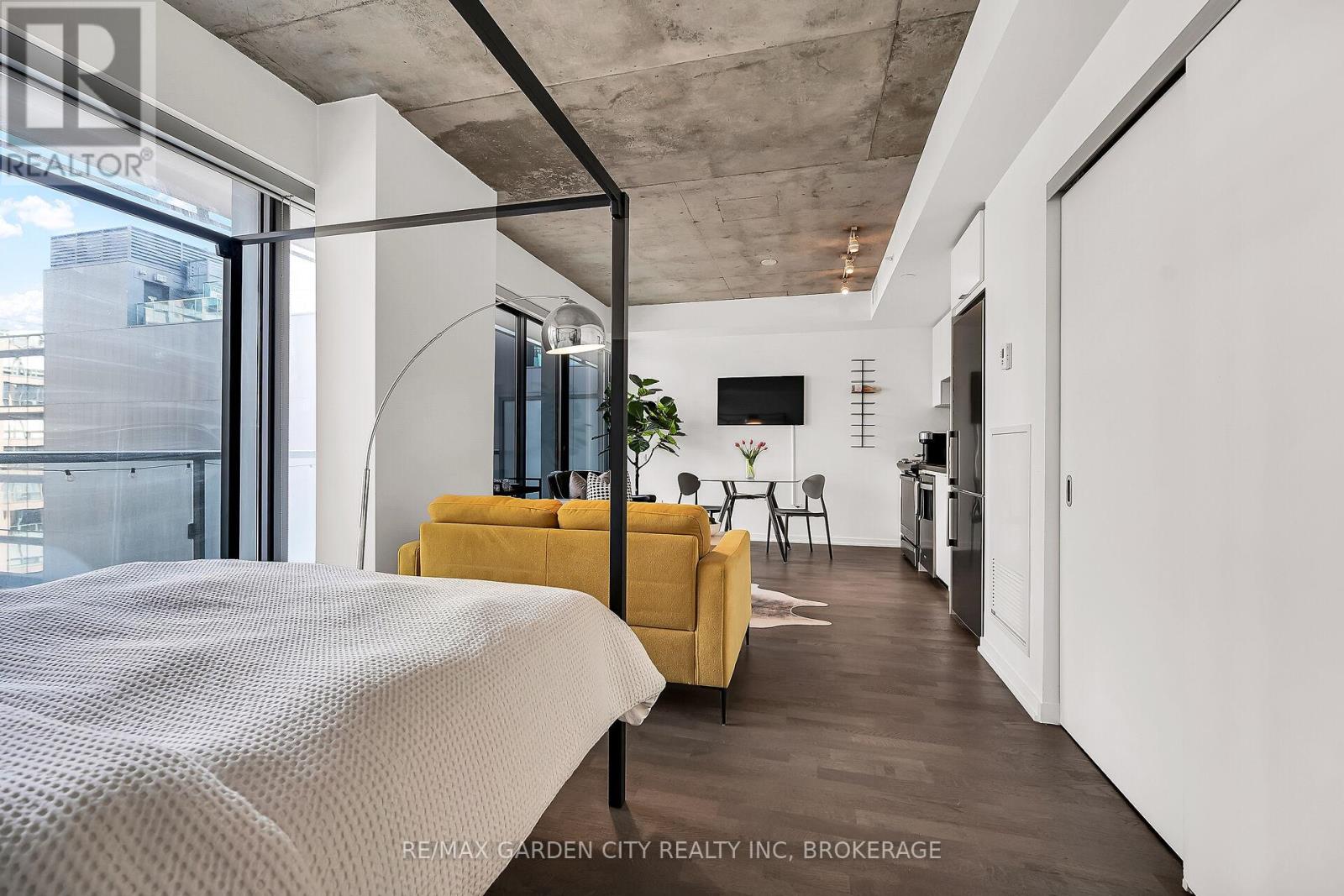 912 - 60 Colborne Street, Toronto (Church-Yonge Corridor), Ontario  M5E 0B7 - Photo 11 - C12771992