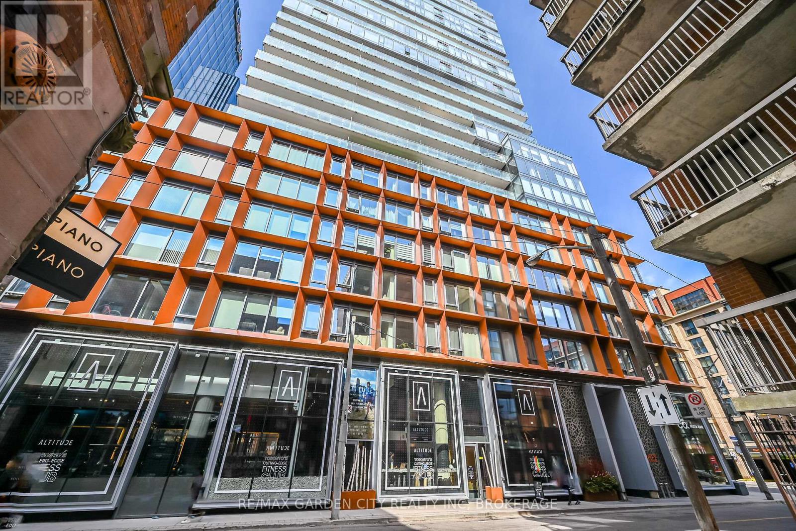 912 - 60 Colborne Street, Toronto (Church-Yonge Corridor), Ontario  M5E 0B7 - Photo 2 - C12771992