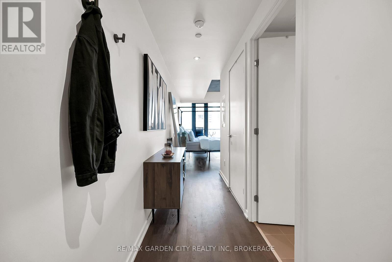 912 - 60 Colborne Street, Toronto (Church-Yonge Corridor), Ontario  M5E 0B7 - Photo 4 - C12771992