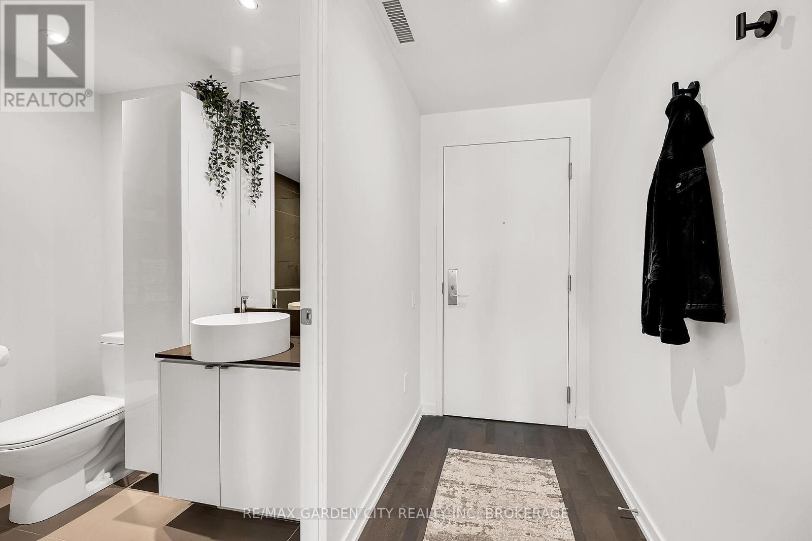 912 - 60 Colborne Street, Toronto (Church-Yonge Corridor), Ontario  M5E 0B7 - Photo 5 - C12771992