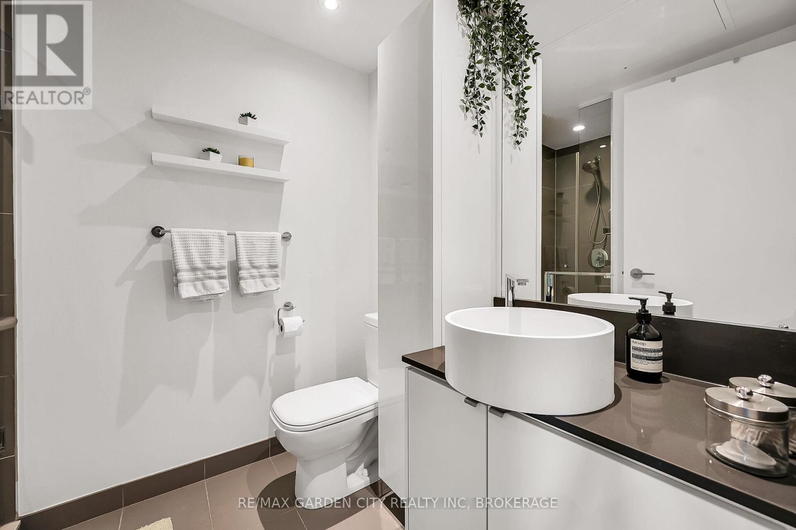 912 - 60 Colborne Street, Toronto (Church-Yonge Corridor), Ontario  M5E 0B7 - Photo 6 - C12771992