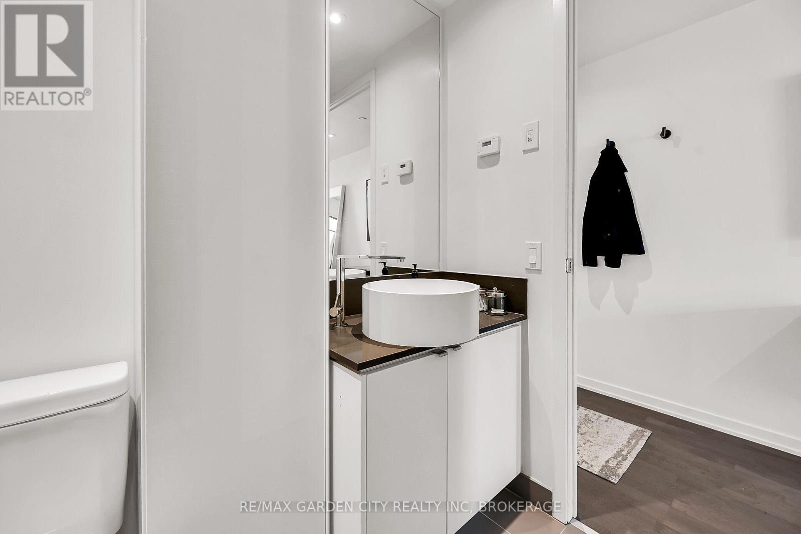 912 - 60 Colborne Street, Toronto (Church-Yonge Corridor), Ontario  M5E 0B7 - Photo 8 - C12771992