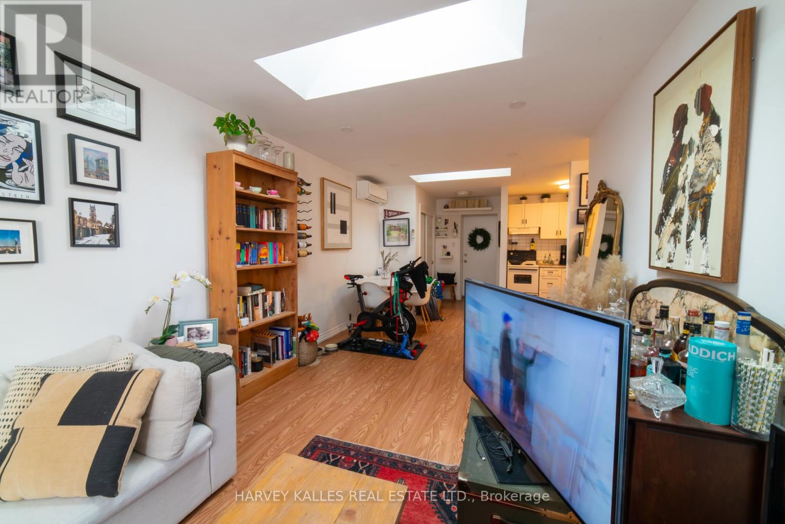 4 - 545 Palmerston Boulevard, Toronto, Ontario  M6G 2P4 - Photo 3 - C12757280