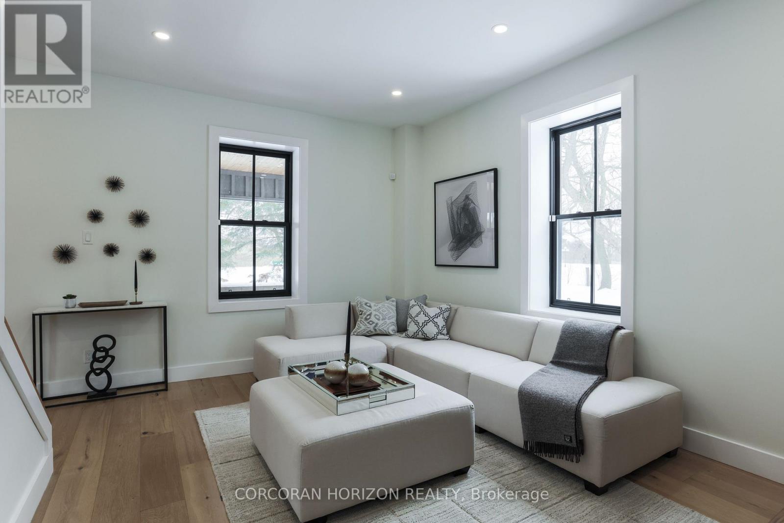 19572 Centre Street, East Gwillimbury, Ontario  L0G 1M0 - Photo 12 - N12771804