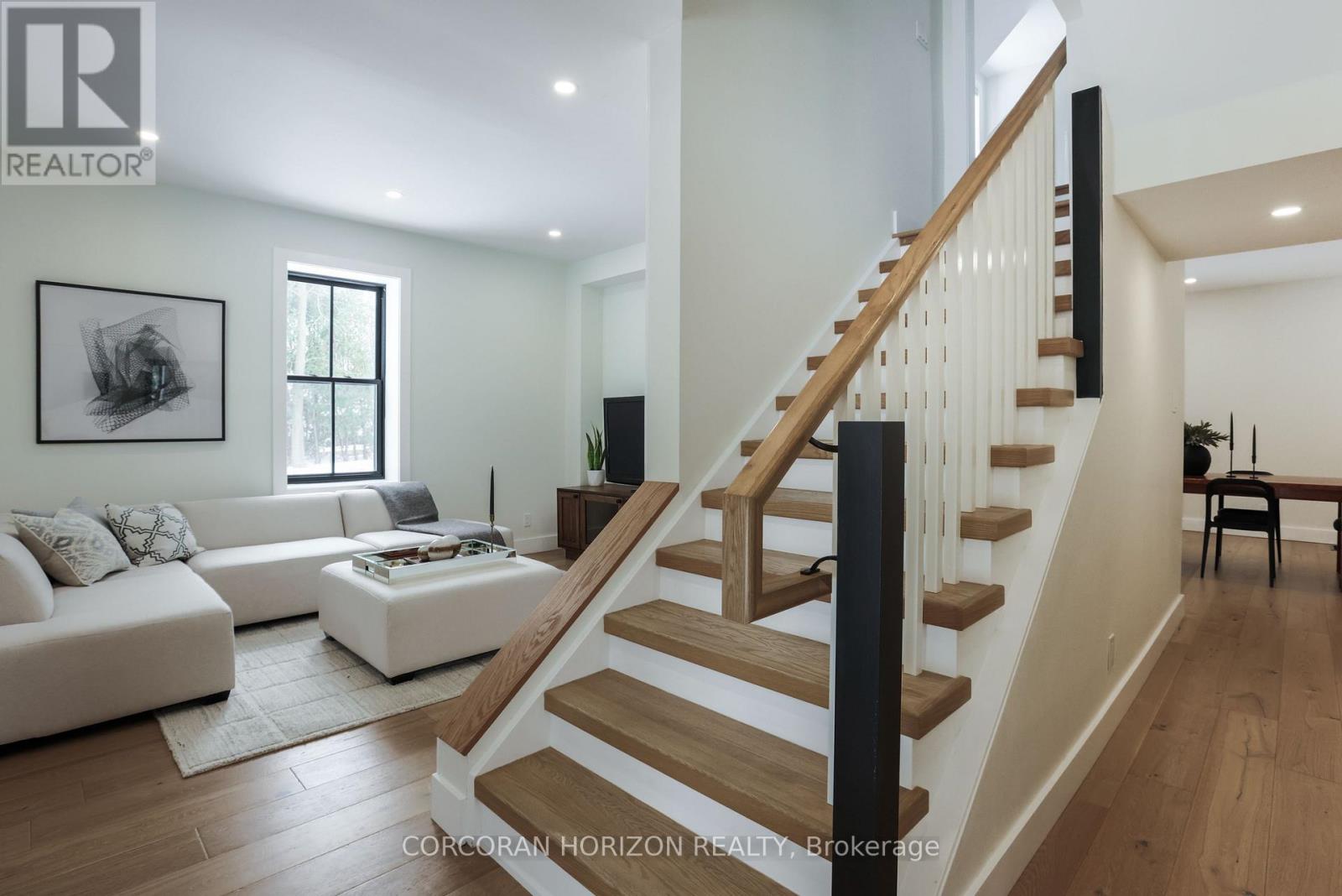 19572 Centre Street, East Gwillimbury, Ontario  L0G 1M0 - Photo 10 - N12771804