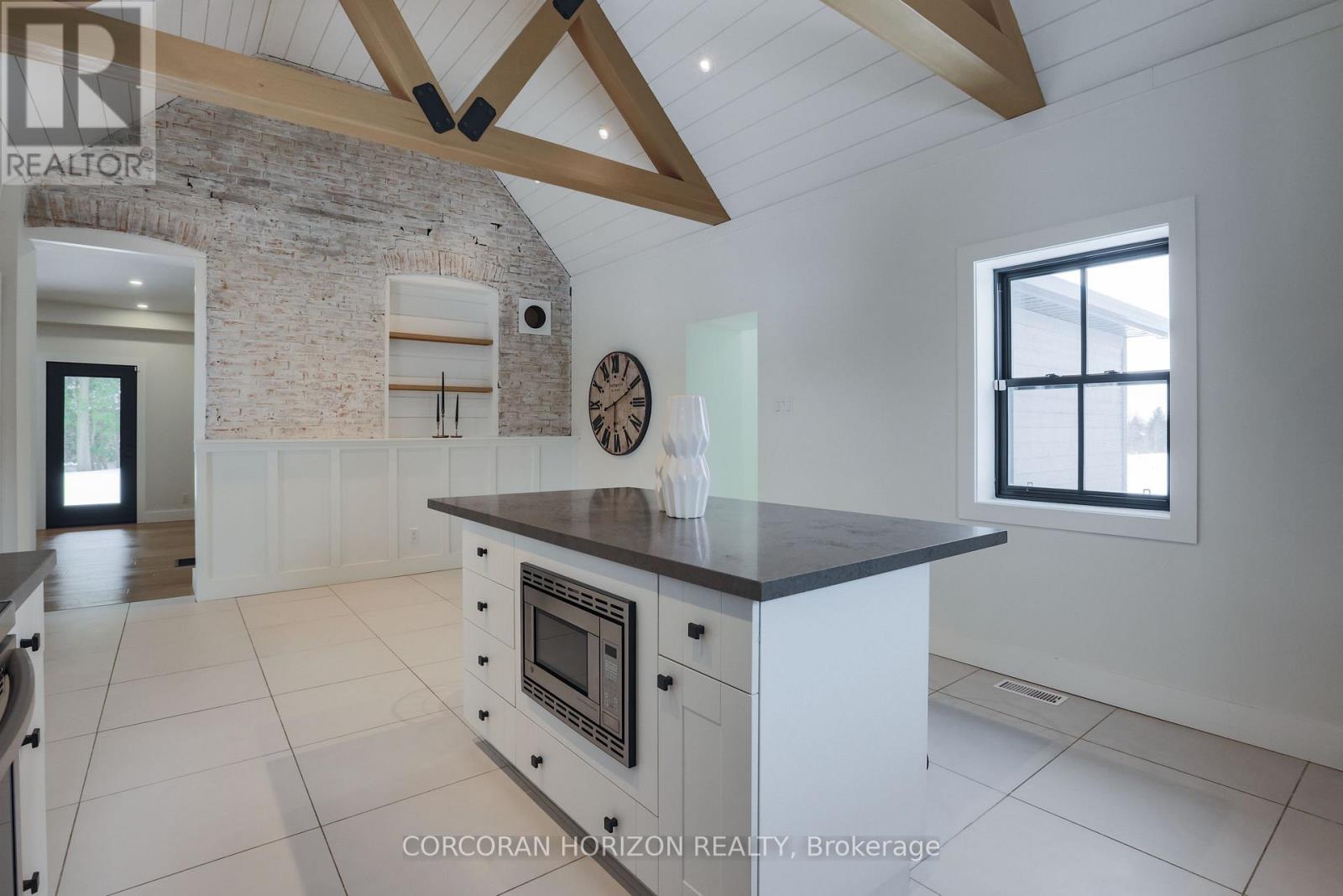 19572 Centre Street, East Gwillimbury, Ontario  L0G 1M0 - Photo 17 - N12771804