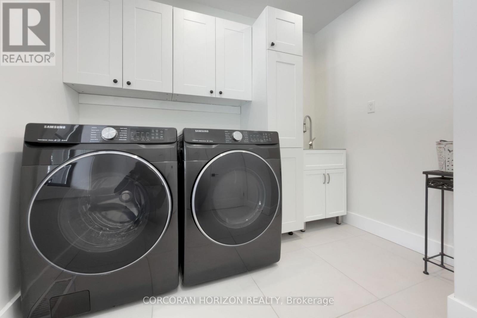 19572 Centre Street, East Gwillimbury, Ontario  L0G 1M0 - Photo 19 - N12771804