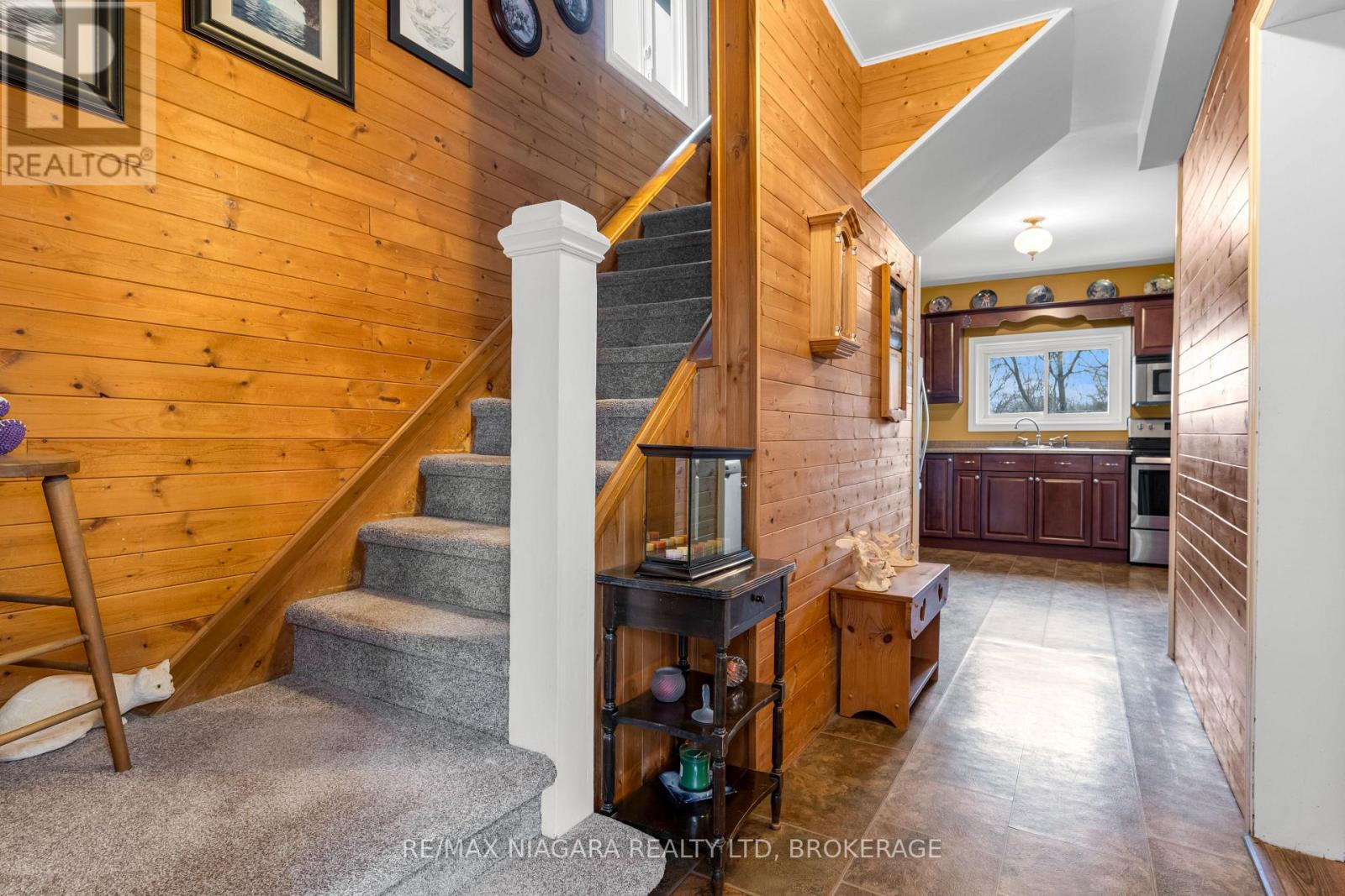 53 Turner Crescent, St. Catharines (Oakdale), Ontario  L2P 2H8 - Photo 10 - X12772076