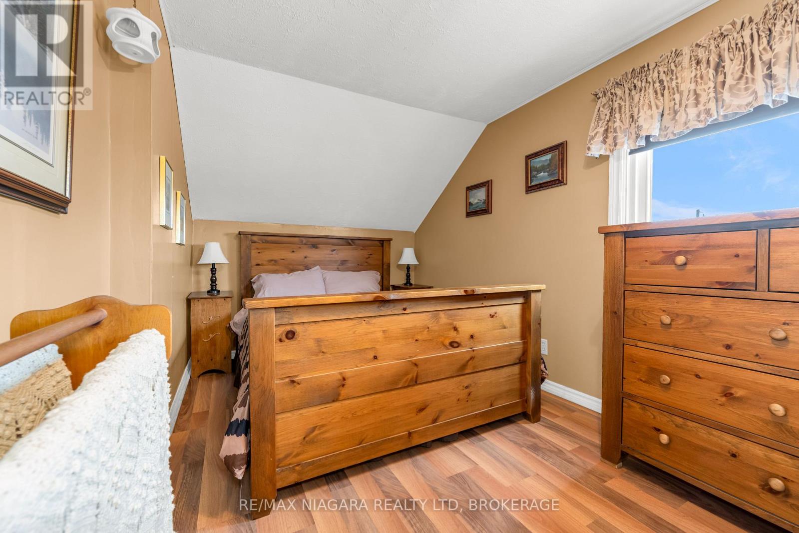 53 Turner Crescent, St. Catharines (Oakdale), Ontario  L2P 2H8 - Photo 14 - X12772076