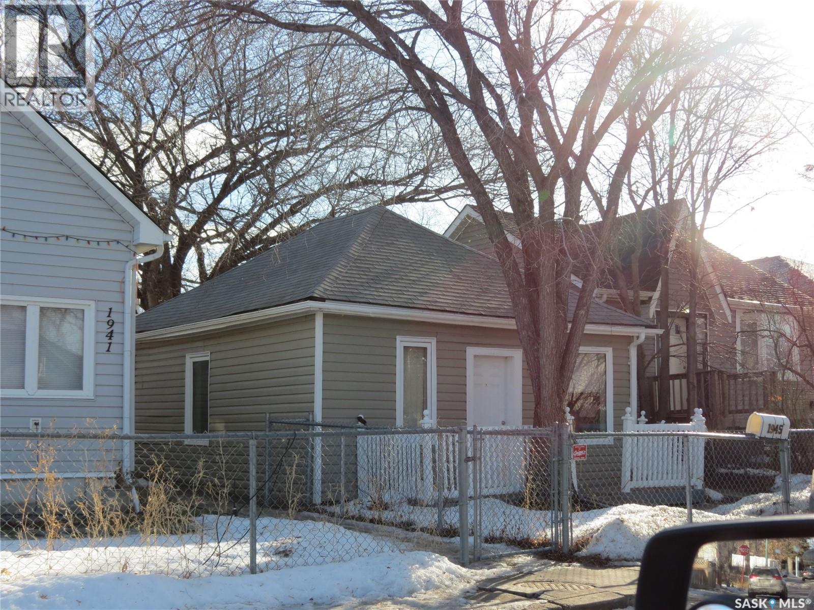 1945 Wallace Street, Regina, Saskatchewan  S4N 4A1 - Photo 2 - SK025761