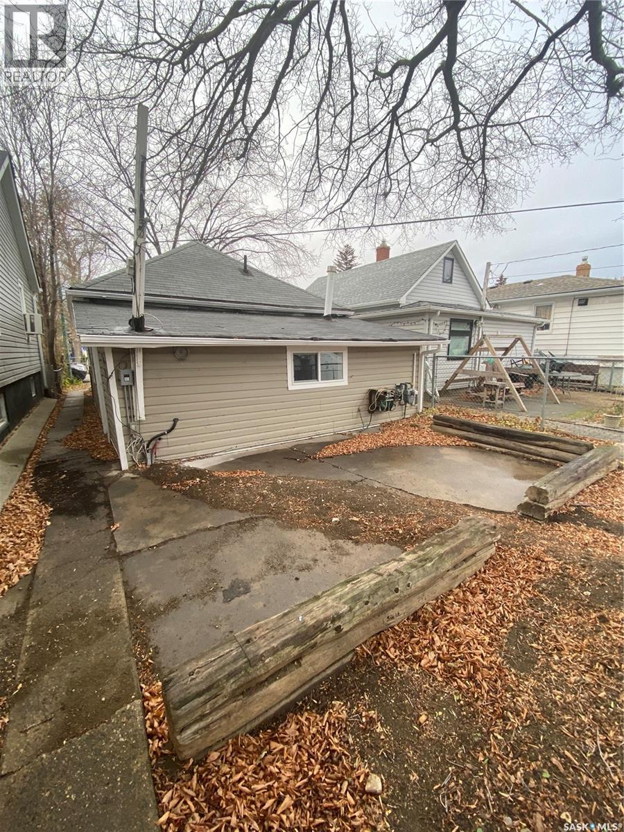 1945 Wallace Street, Regina, Saskatchewan  S4N 4A1 - Photo 16 - SK025761