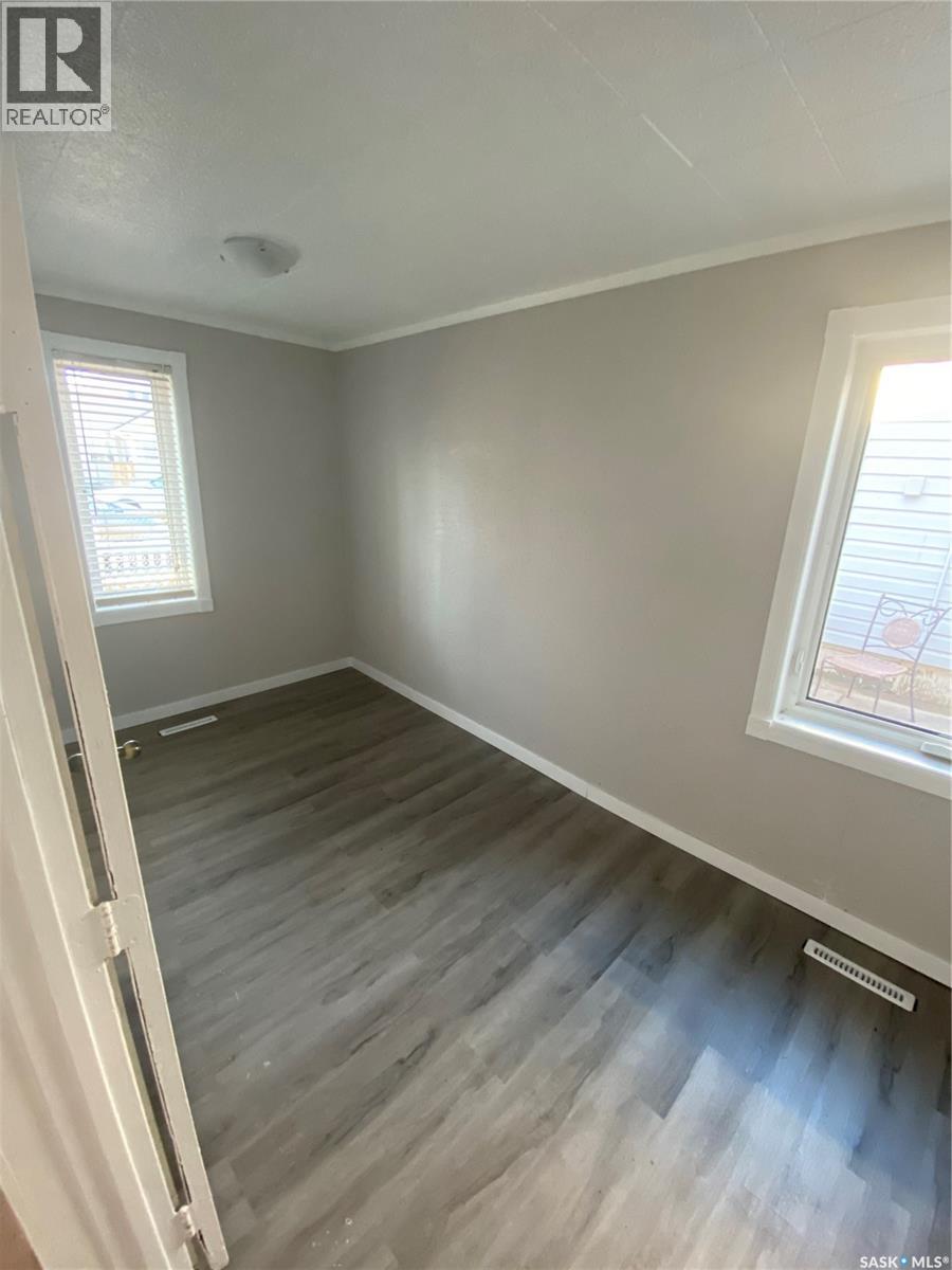 1945 Wallace Street, Regina, Saskatchewan  S4N 4A1 - Photo 11 - SK025761