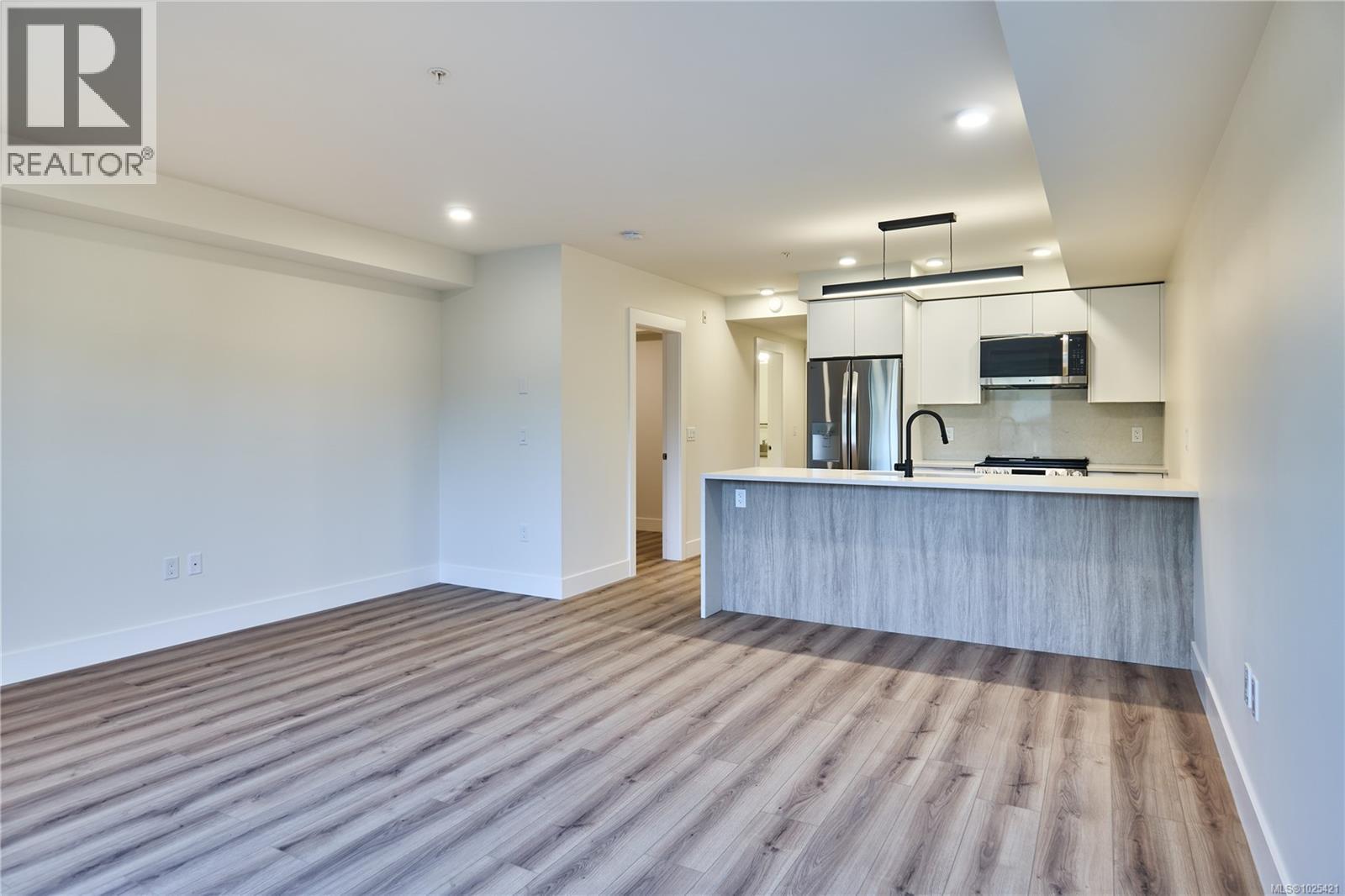 308 45 Haliburton St, Nanaimo, British Columbia  V9R 4V6 - Photo 17 - 1025421