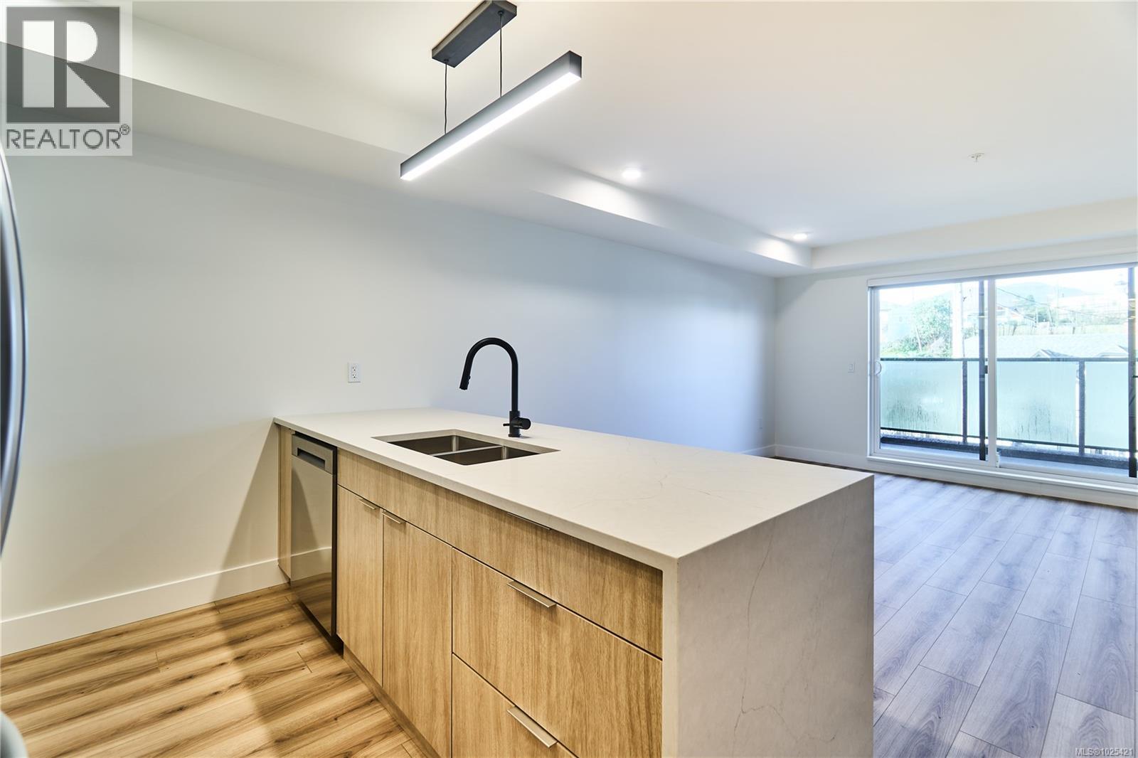 308 45 Haliburton St, Nanaimo, British Columbia  V9R 4V6 - Photo 14 - 1025421