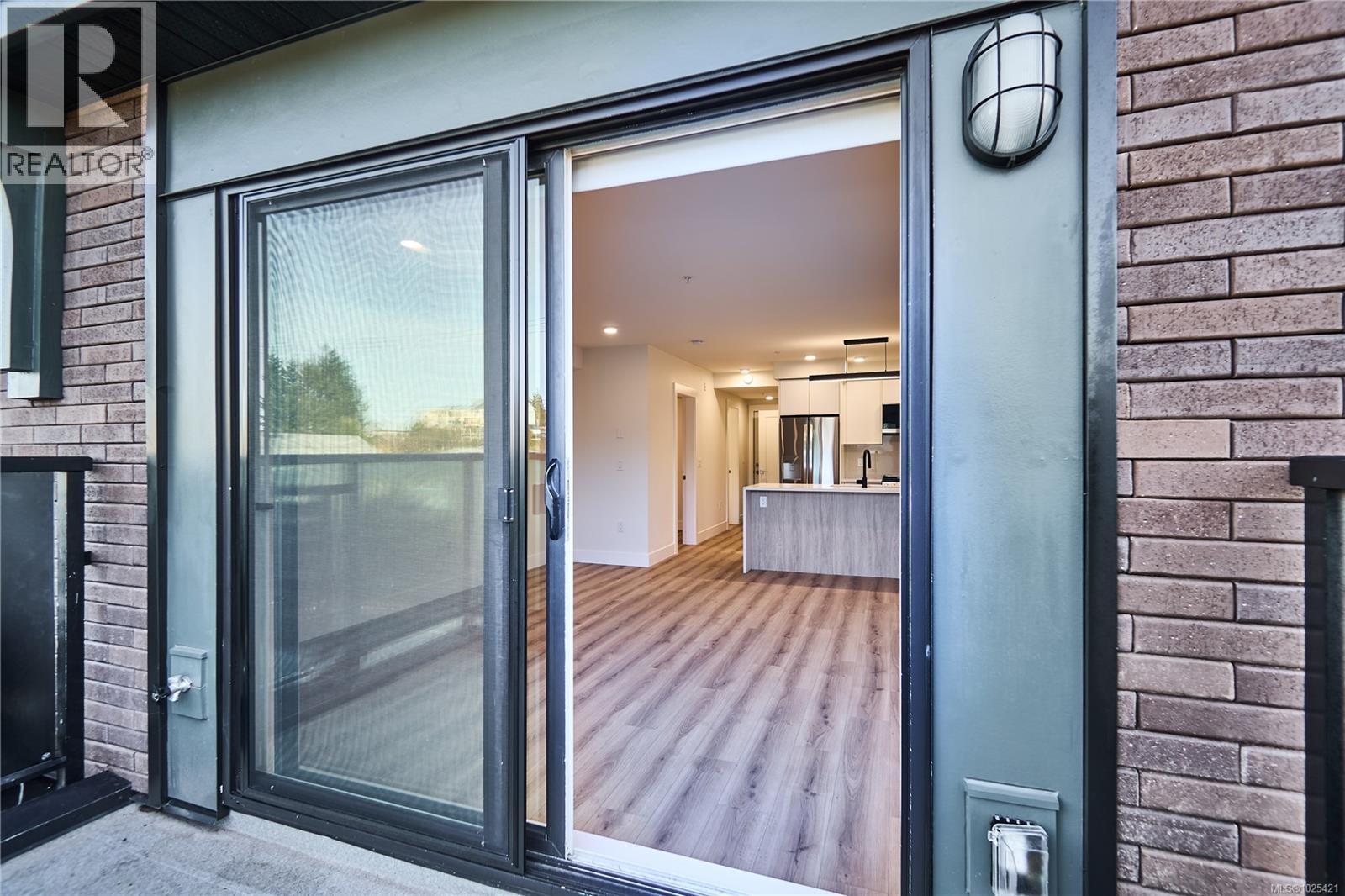 308 45 Haliburton St, Nanaimo, British Columbia  V9R 4V6 - Photo 9 - 1025421