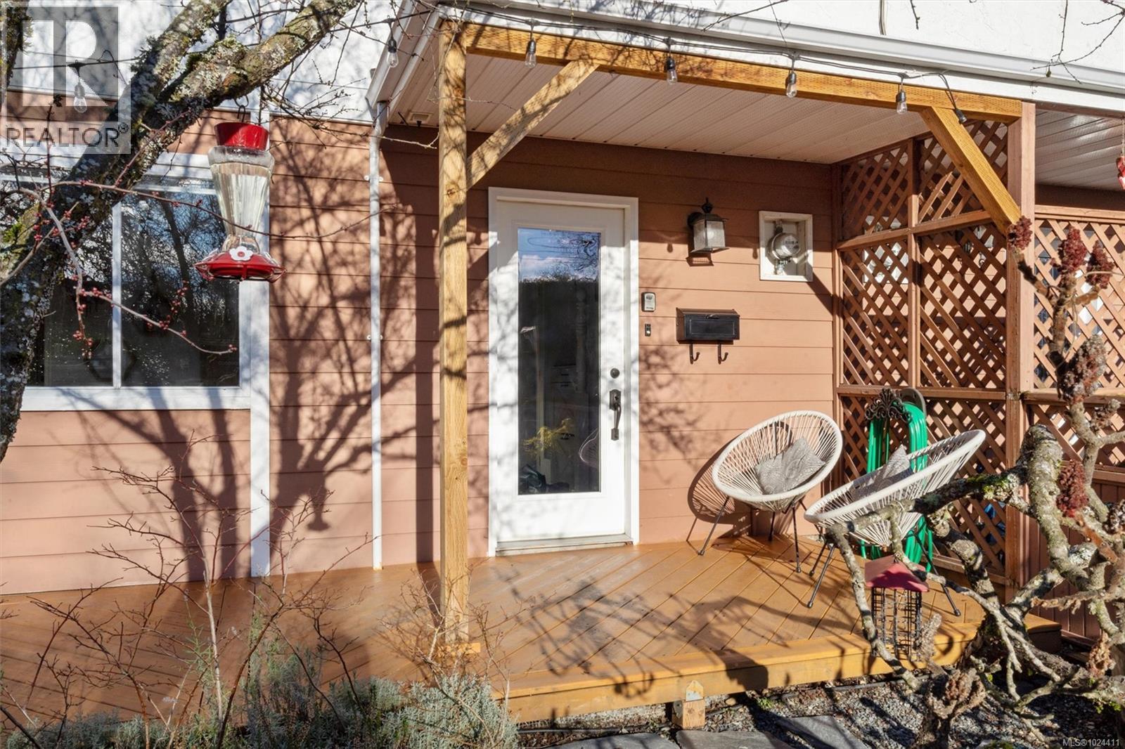 716 Danbrook Ave, Langford, British Columbia  V9B 3A8 - Photo 2 - 1024411