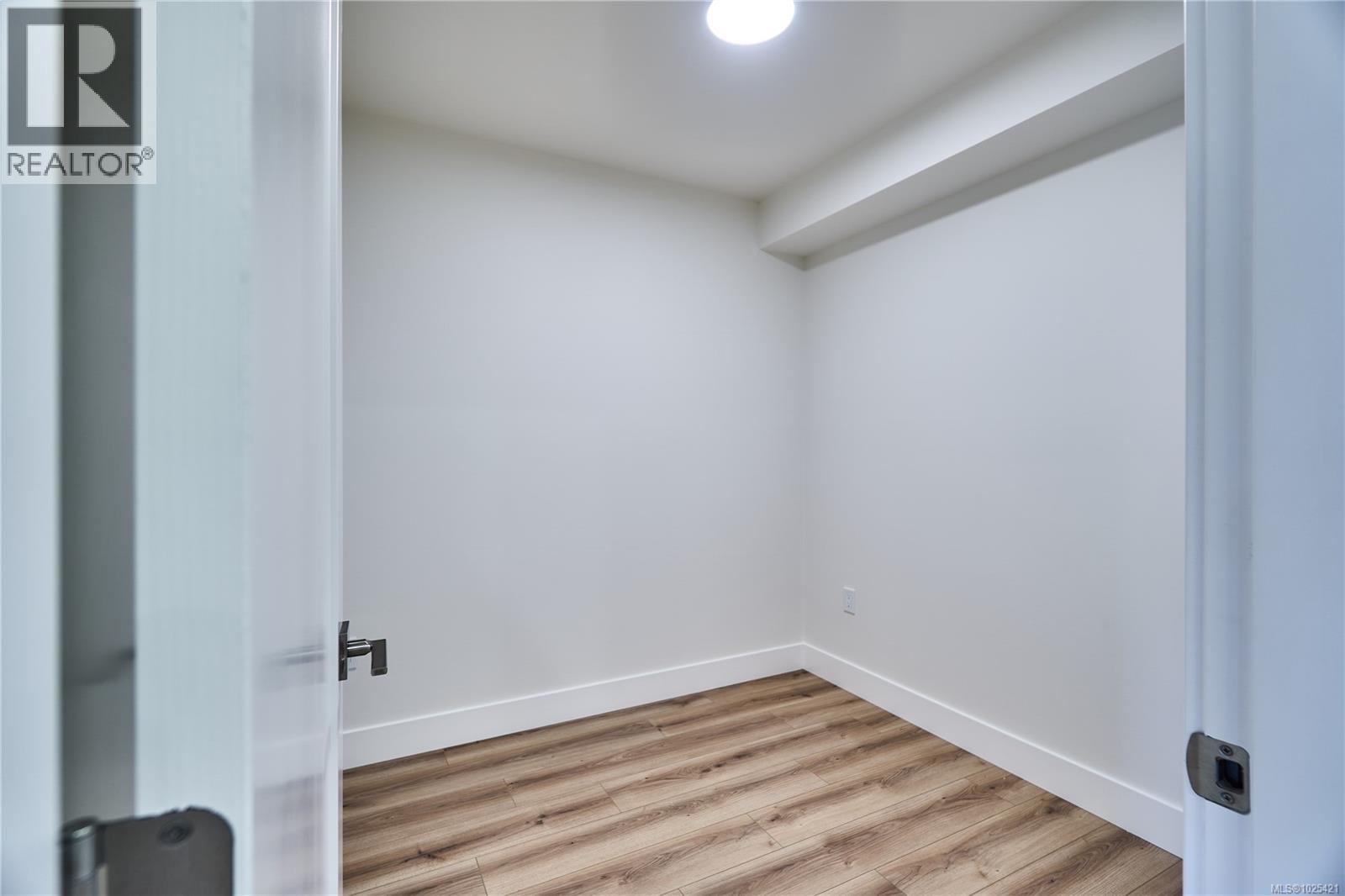 308 45 Haliburton St, Nanaimo, British Columbia  V9R 4V6 - Photo 27 - 1025421