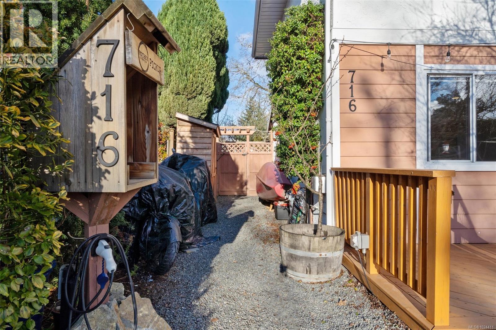 716 Danbrook Ave, Langford, British Columbia  V9B 3A8 - Photo 33 - 1024411