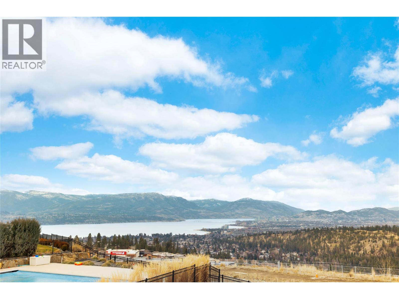 1130 Ledgeview Court Kelowna Photo 7