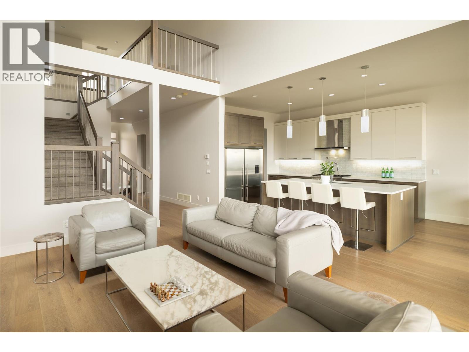 1130 Ledgeview Court Kelowna Photo 9