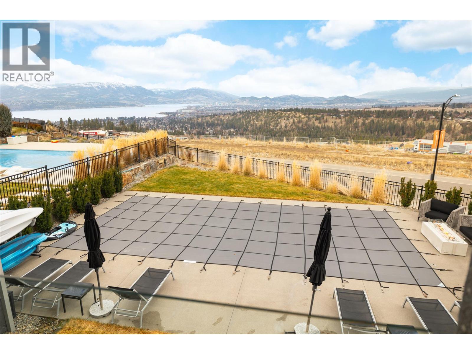 1130 Ledgeview Court Kelowna Photo 6
