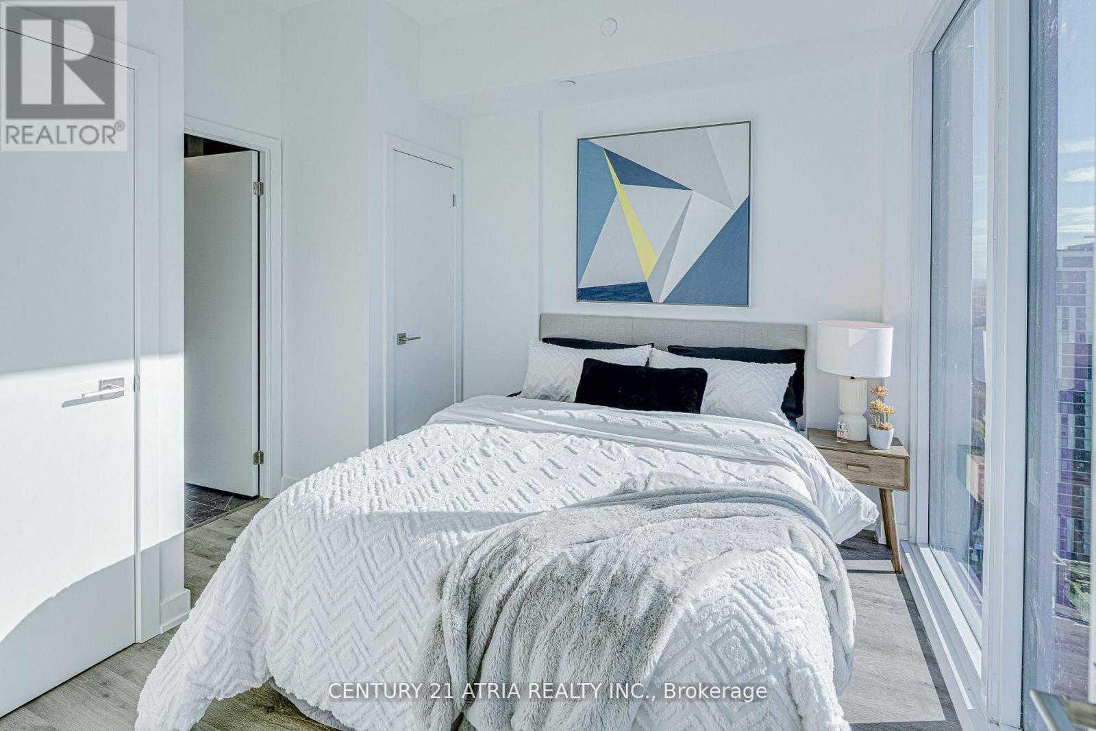 3515 - 252 Church Street, Toronto, Ontario  M5B 0E6 - Photo 2 - C12772114