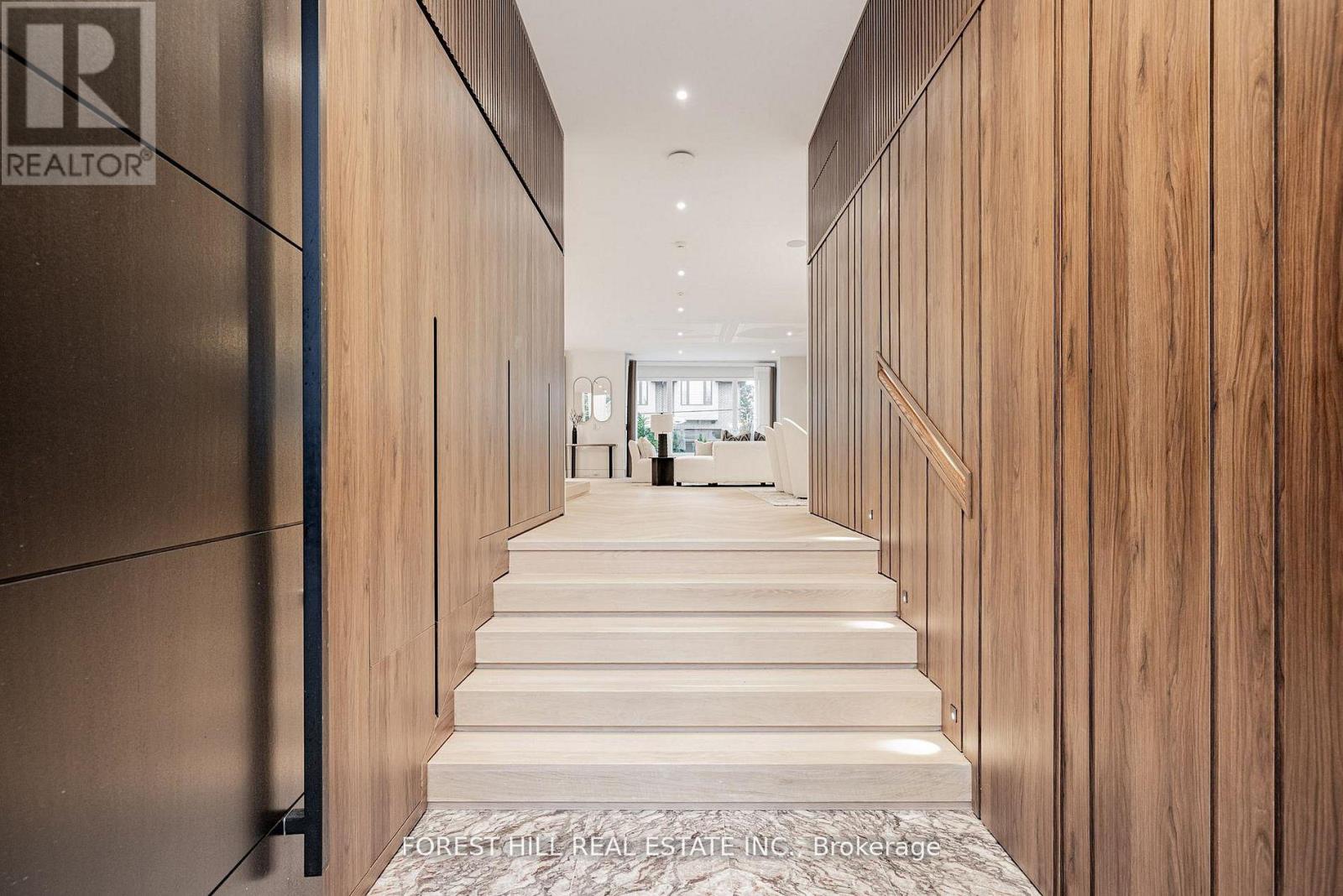 167 Church Avenue, Toronto, Ontario  M2N 4G4 - Photo 3 - C12772170