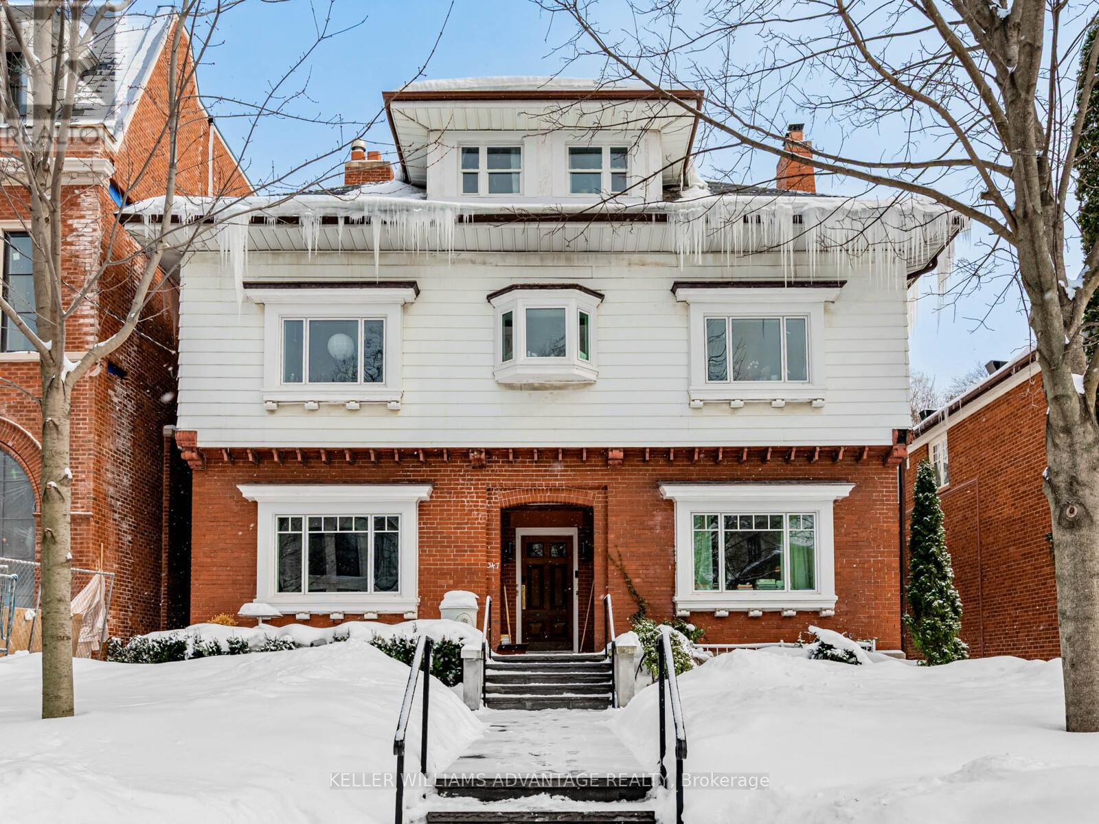 MAIN - 347 WALMER ROAD, Toronto, Ontario