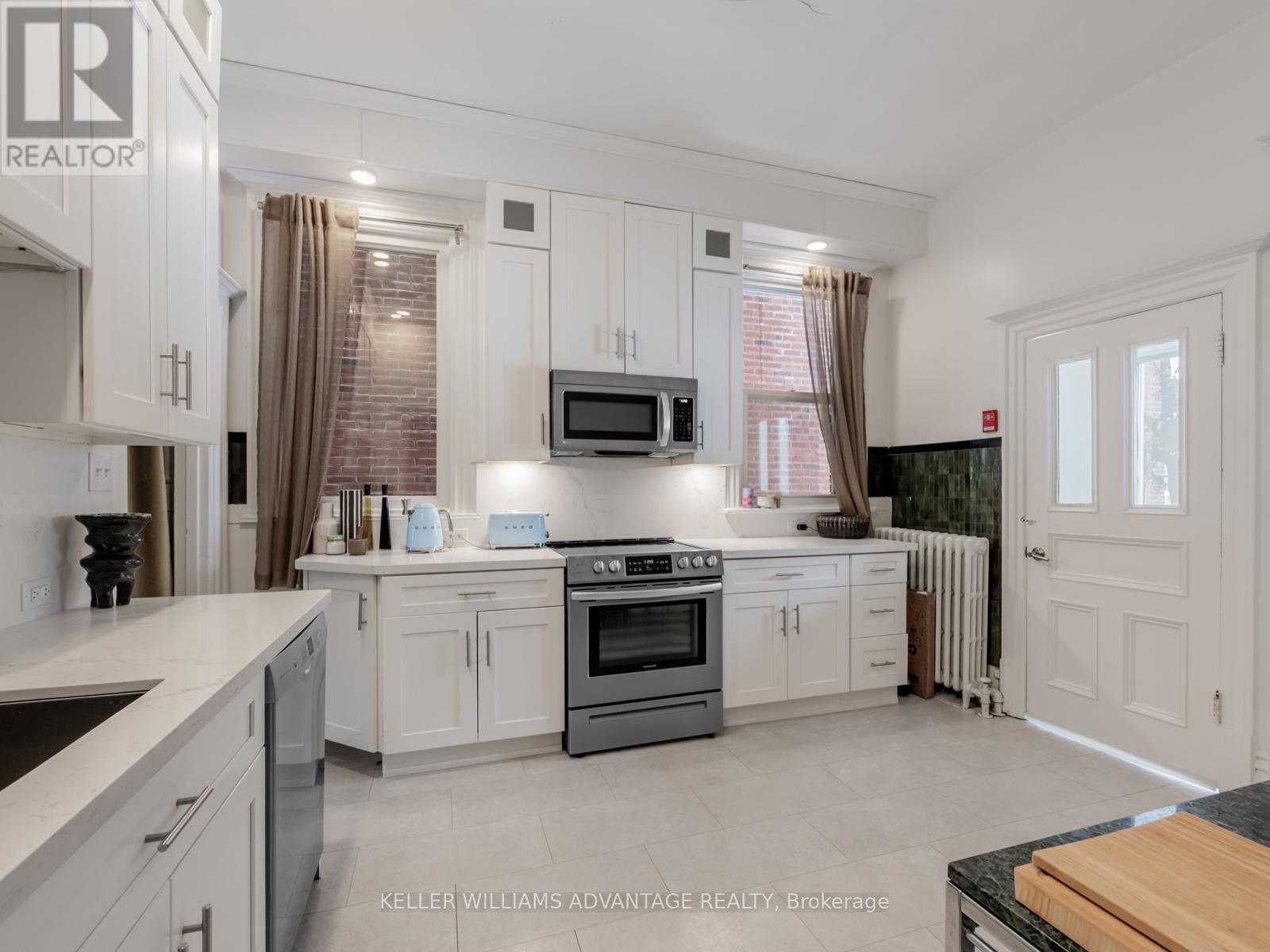 Main - 347 Walmer Road, Toronto, Ontario  M5R 2Y3 - Photo 15 - C12772184