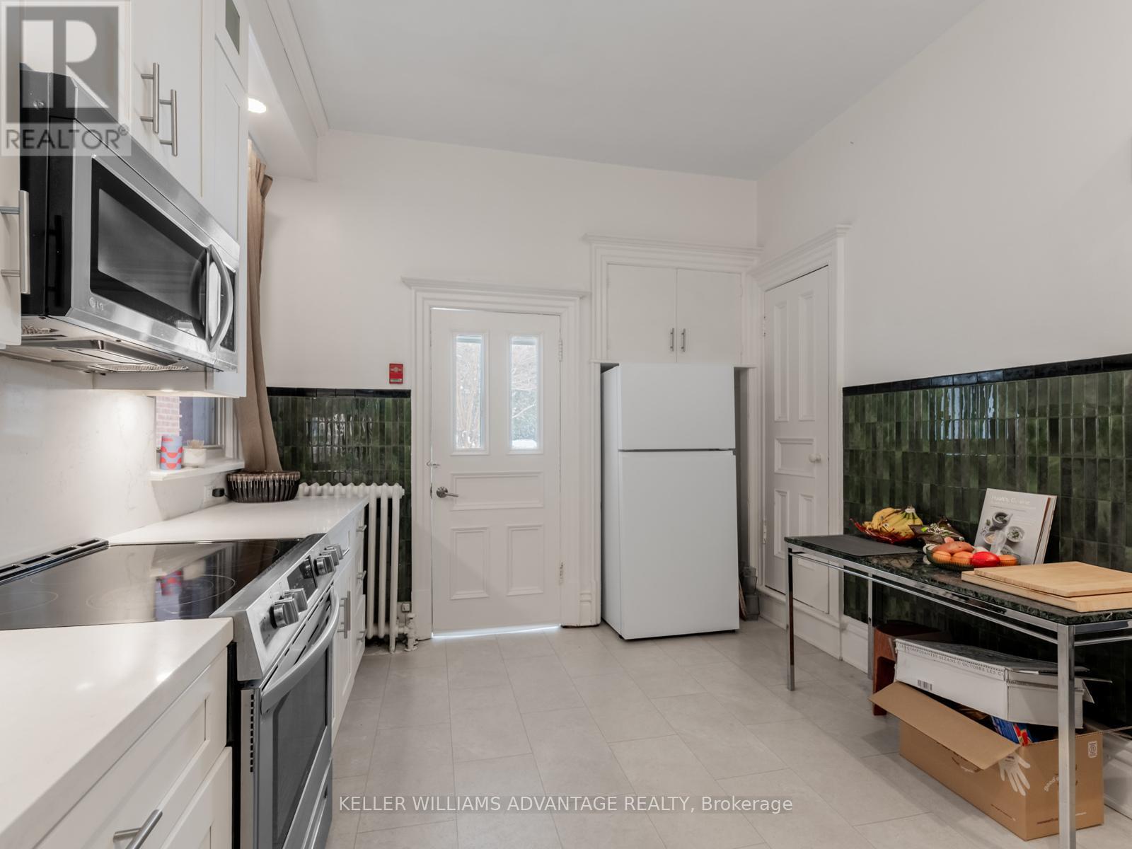 Main - 347 Walmer Road, Toronto, Ontario  M5R 2Y3 - Photo 16 - C12772184