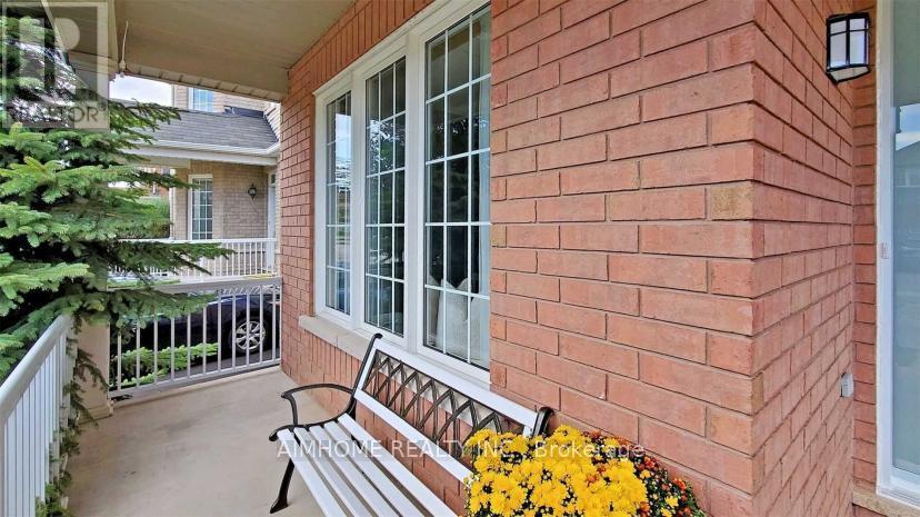 142 Alfred Smith Way, Newmarket, Ontario  L3X 3B9 - Photo 3 - N12771980