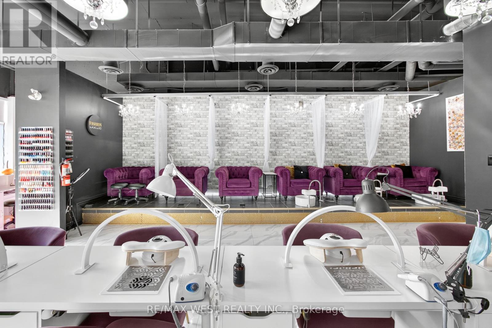 7 - 2396 Major Mackenzie Drive W, Vaughan, Ontario  L6A 4Y1 - Photo 17 - N12772016