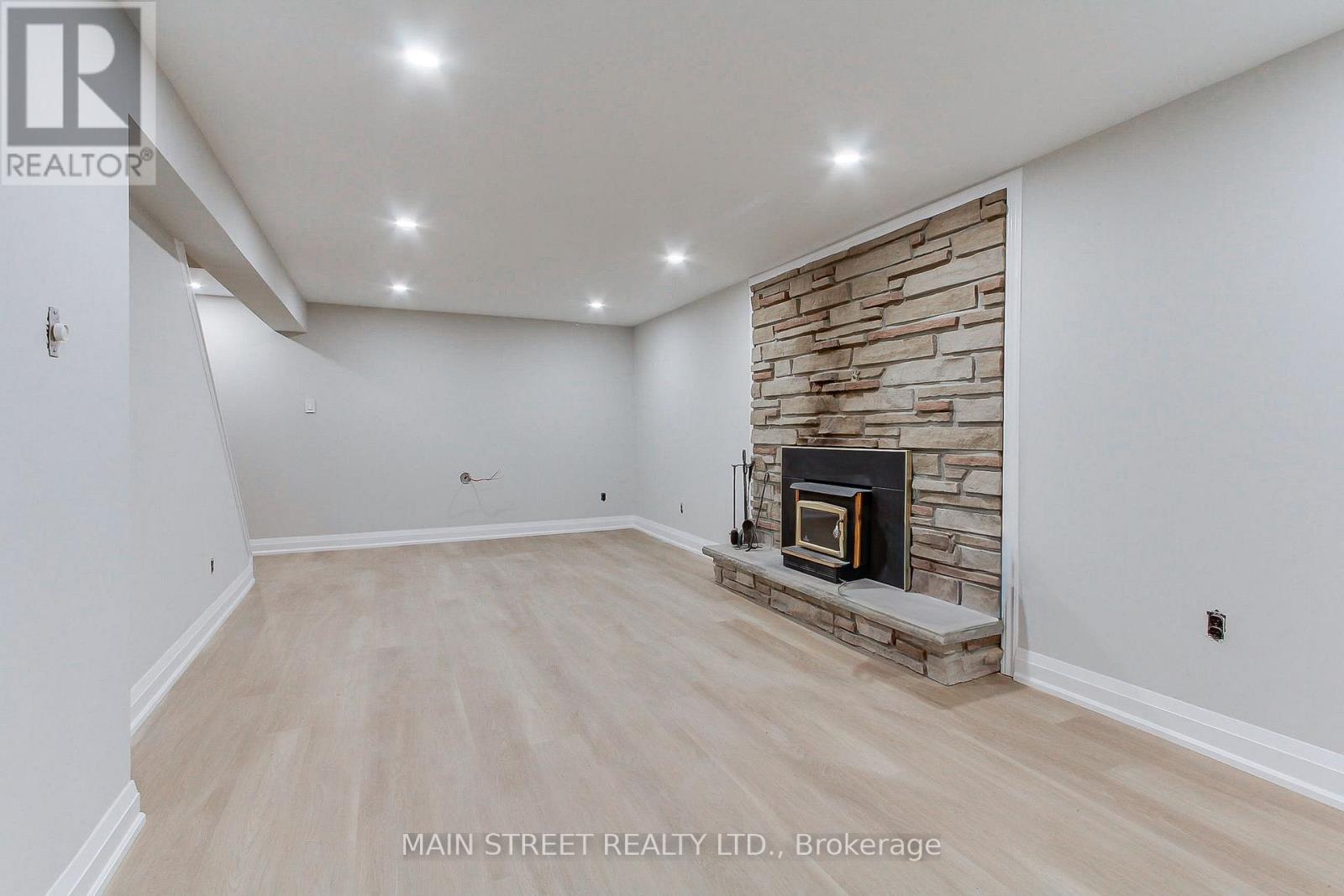 382 Handley Crescent, Newmarket, Ontario  L3Y 4T4 - Photo 24 - N12772086