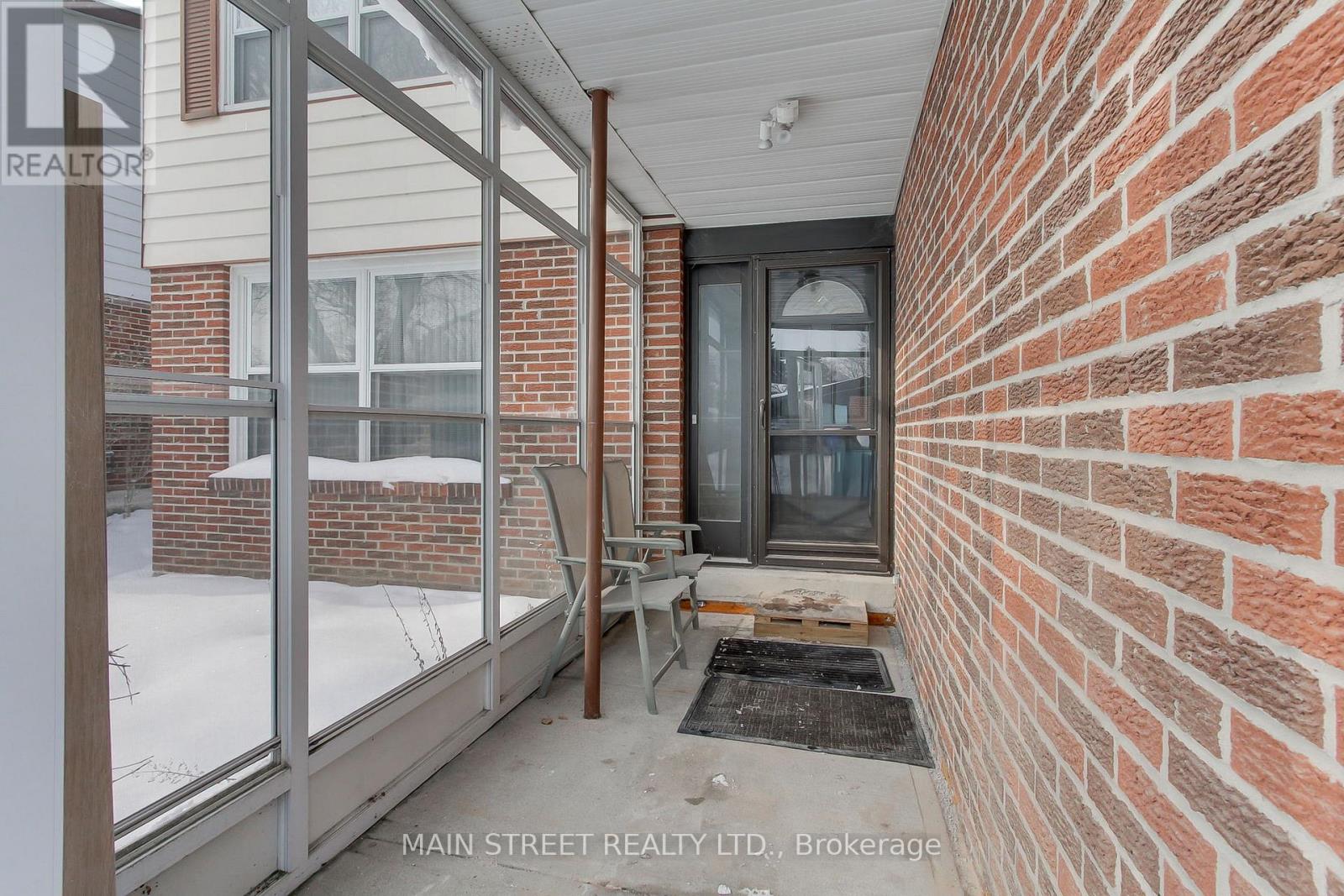 382 Handley Crescent, Newmarket, Ontario  L3Y 4T4 - Photo 3 - N12772086