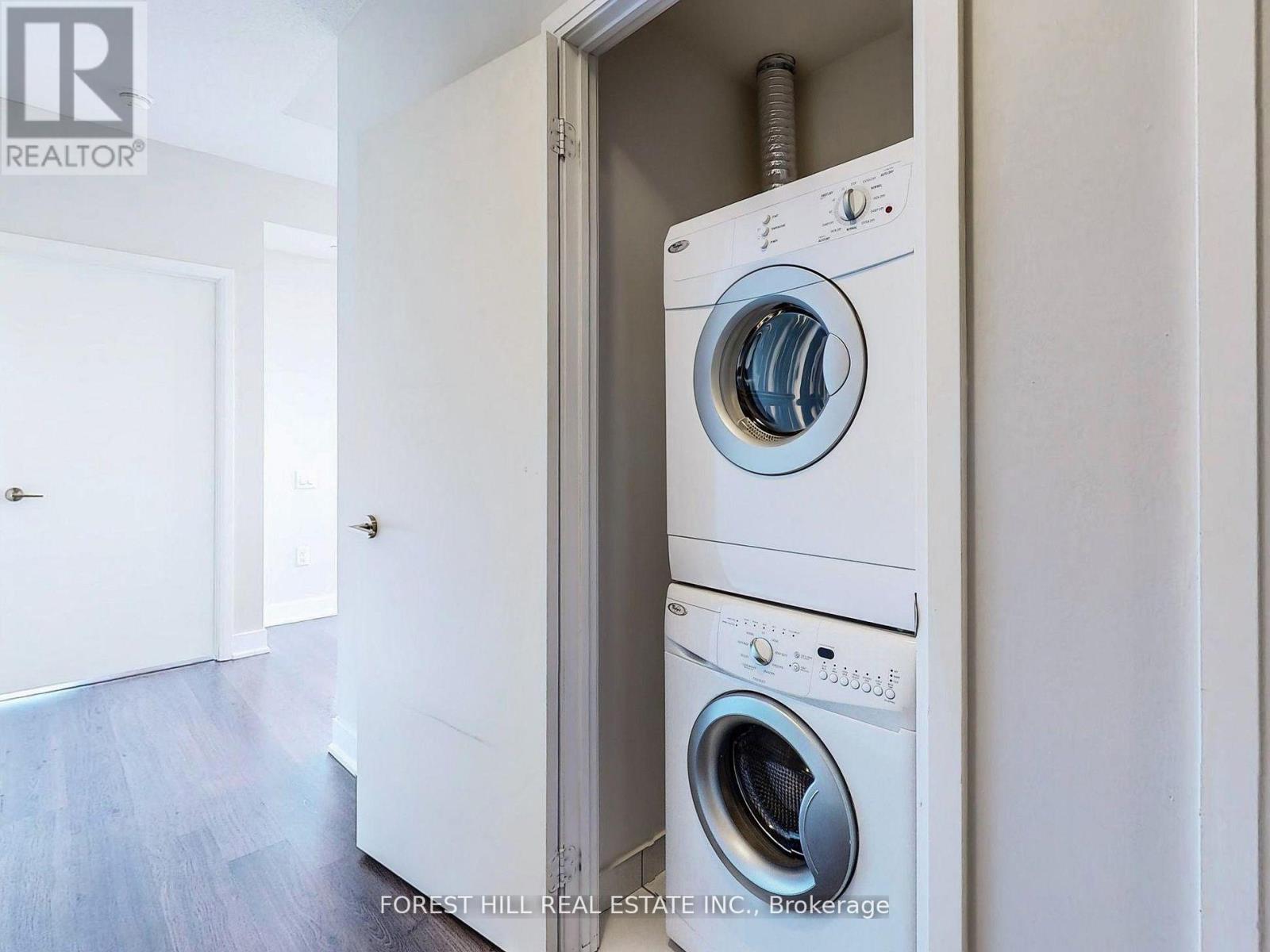 3406 - 30 Roehampton Avenue, Toronto, Ontario  M4P 0B9 - Photo 6 - C12772054